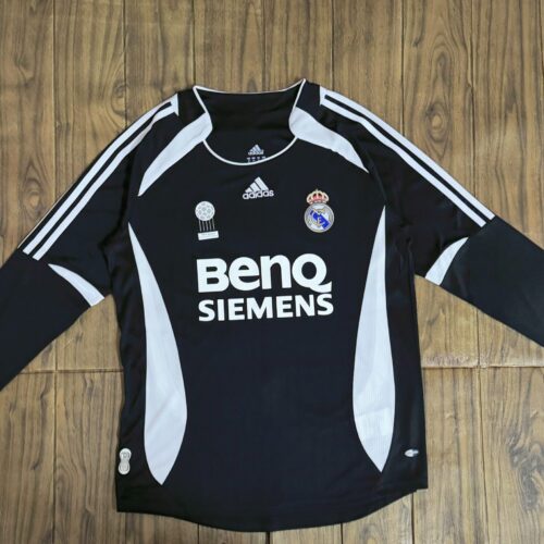 06-07 Black Real Madrid away long sleeves 5 (retro)