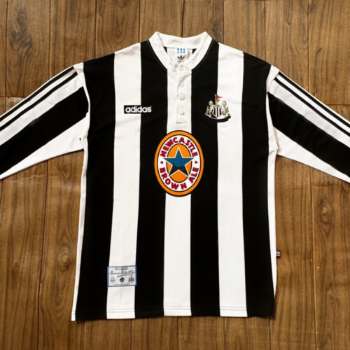 1995-1996 Newcastle United home long sleeves 2 (retro)