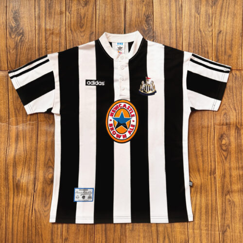 1995-1996 Newcastle home short sleeves 2 (retro)