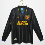 Long sleeves: 1993/94 Manchester United away 3B 10 (retro)